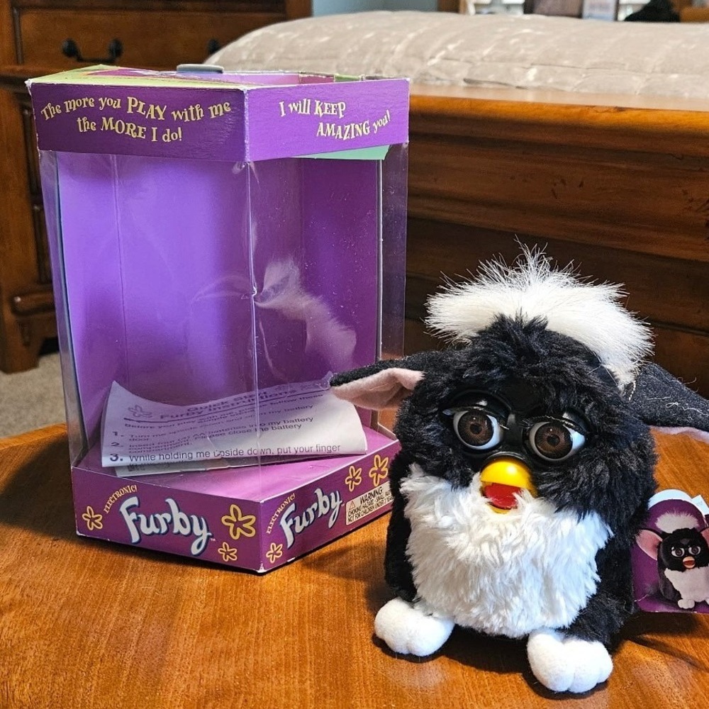 WORKS! Vintage 1998 Tiger Electronics Furby Original Skunk Black White with Box